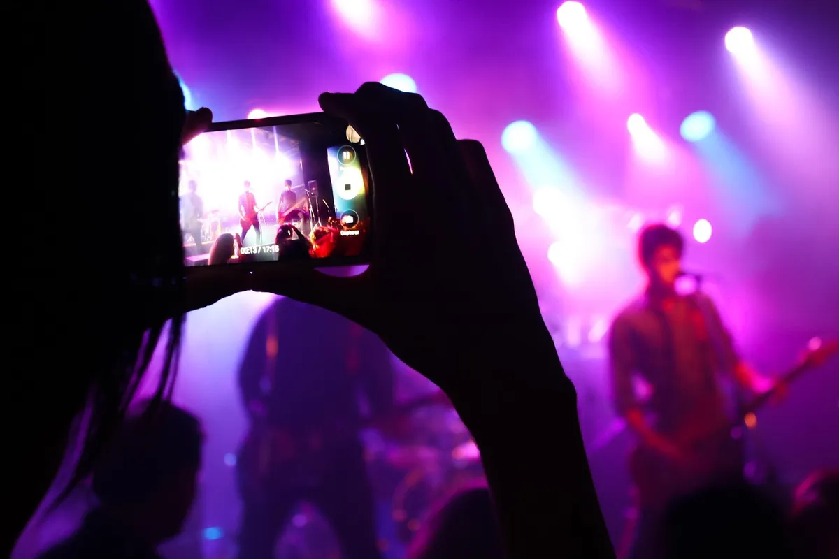 live music, rock, show, concert, live, music, stage, entertainment, band, performance, musician, club, night, event, sound, people, pop, crowd, silhouette, audi