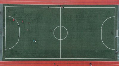 ブンデスリーガの変革：育成と財務健全性が勝利の鍵となる時代